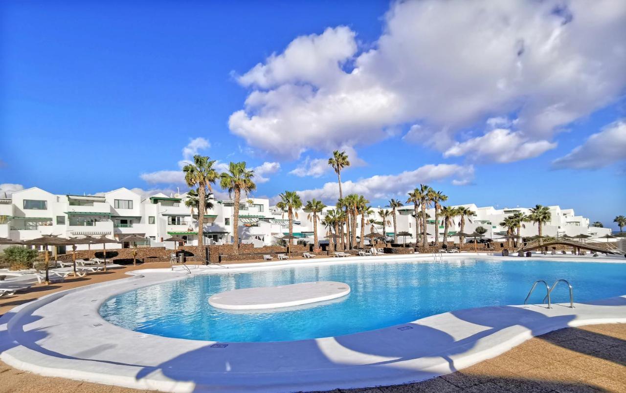 Calypso, Apartamento Completo Con Vistas Al Mar Y A La Piscina En Costa Teguise Bagian luar foto