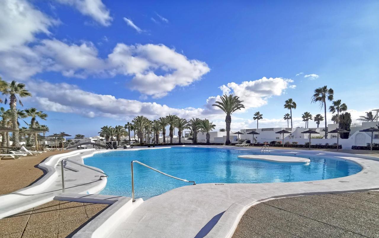 Calypso, Apartamento Completo Con Vistas Al Mar Y A La Piscina En Costa Teguise Bagian luar foto