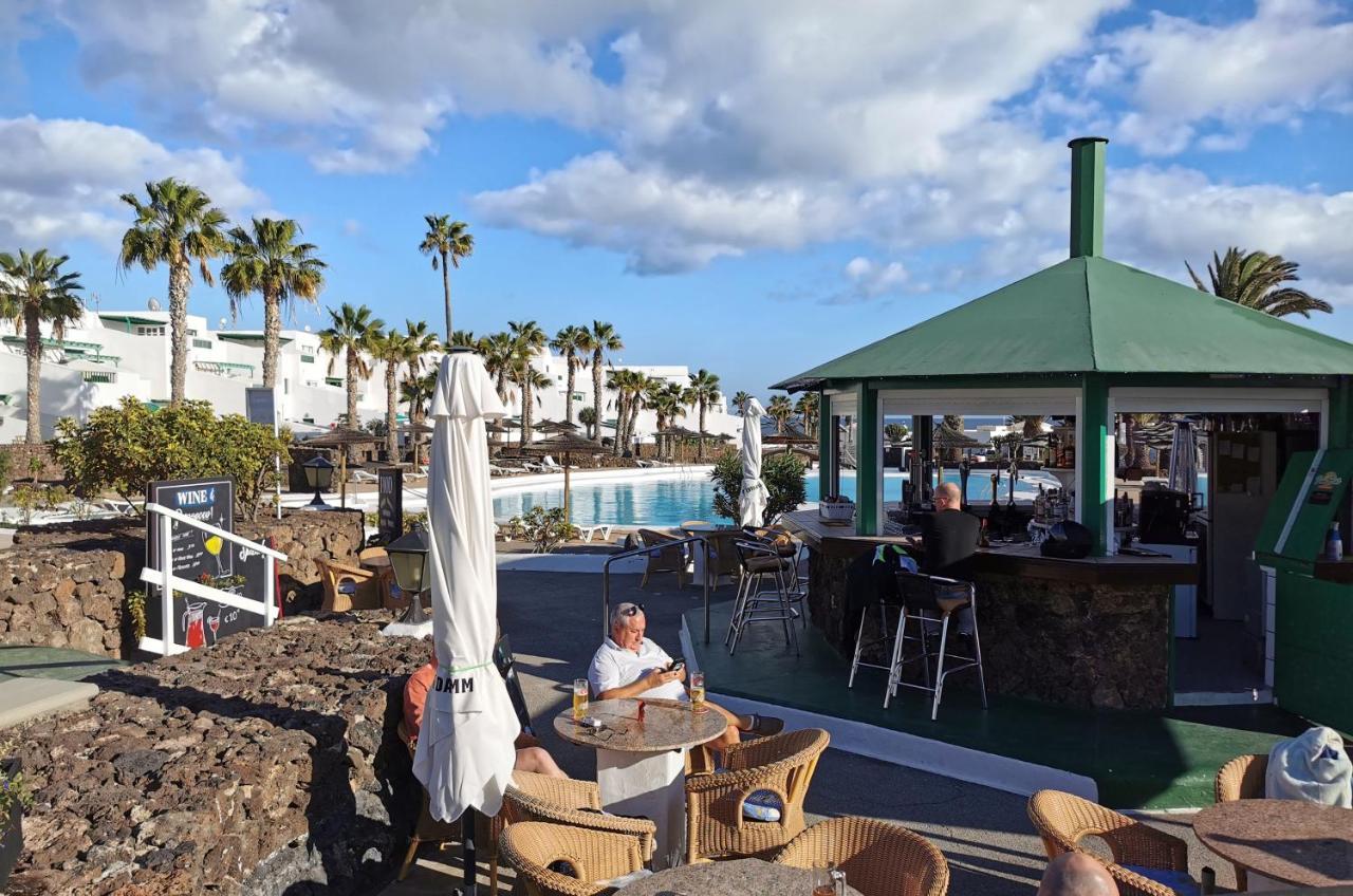 Calypso, Apartamento Completo Con Vistas Al Mar Y A La Piscina En Costa Teguise Bagian luar foto