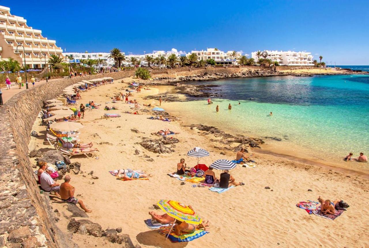 Calypso, Apartamento Completo Con Vistas Al Mar Y A La Piscina En Costa Teguise Bagian luar foto