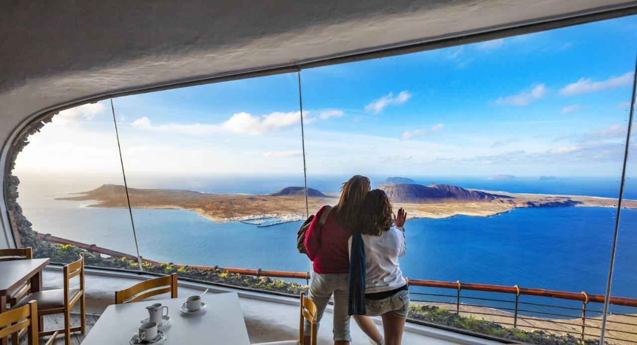 Calypso, Apartamento Completo Con Vistas Al Mar Y A La Piscina En Costa Teguise Bagian luar foto