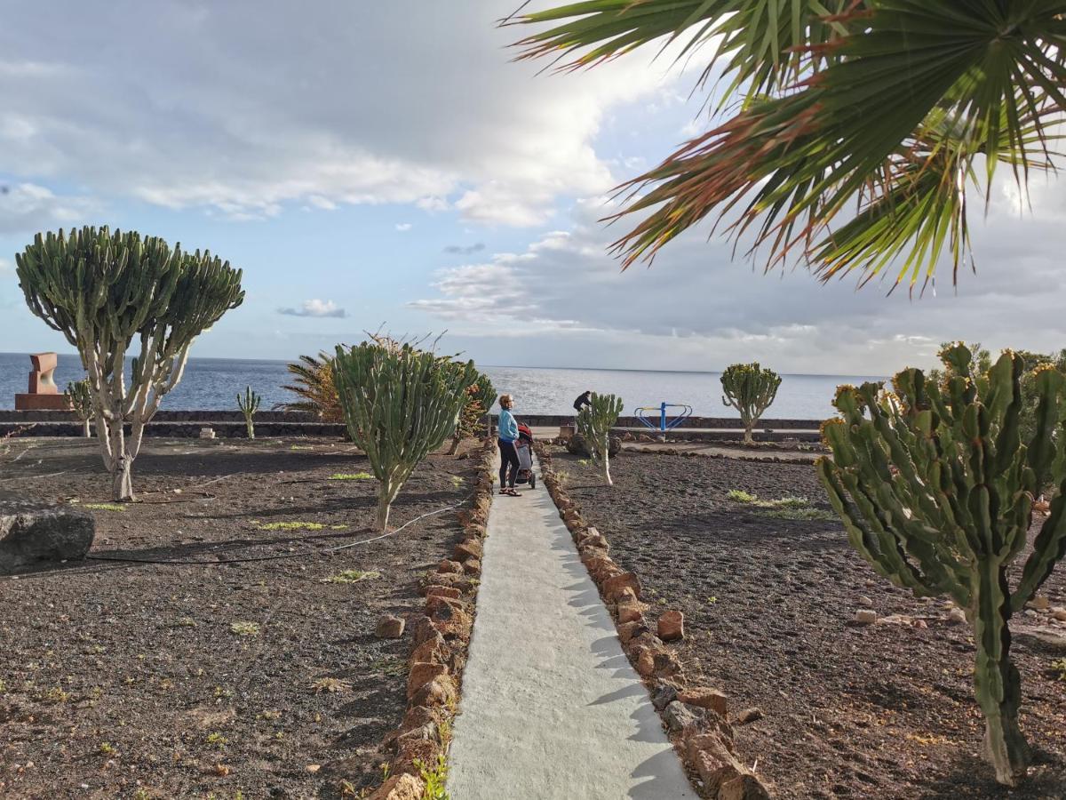 Calypso, Apartamento Completo Con Vistas Al Mar Y A La Piscina En Costa Teguise Bagian luar foto